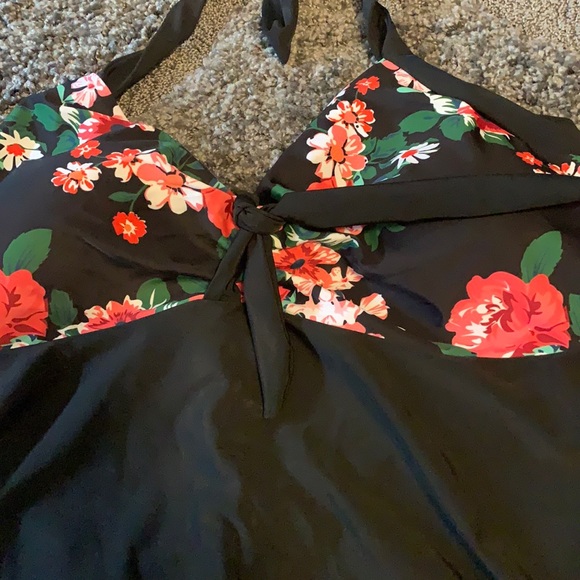 Pinup style halter swim suit - Picture 2 of 5